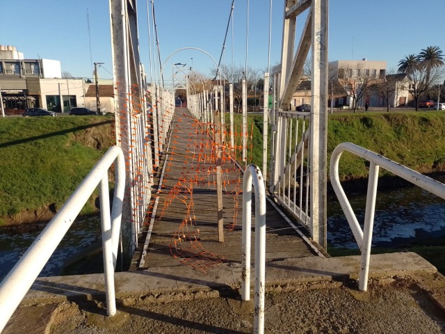 El puente colgante de la Gral. Paz, en tareas de mantenimiento